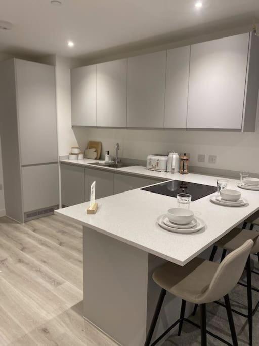 Modern Trafford 1Br Apartment-Free Parking-Cinema Room Manchester Kültér fotó