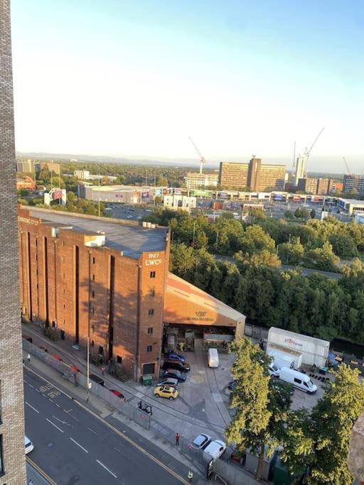 Modern Trafford 1Br Apartment-Free Parking-Cinema Room Manchester Kültér fotó