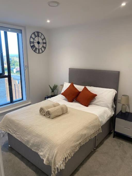 Modern Trafford 1Br Apartment-Free Parking-Cinema Room Manchester Kültér fotó