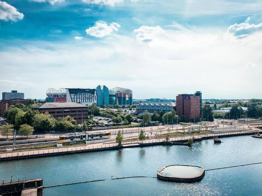 Modern Trafford 1Br Apartment-Free Parking-Cinema Room Manchester Kültér fotó