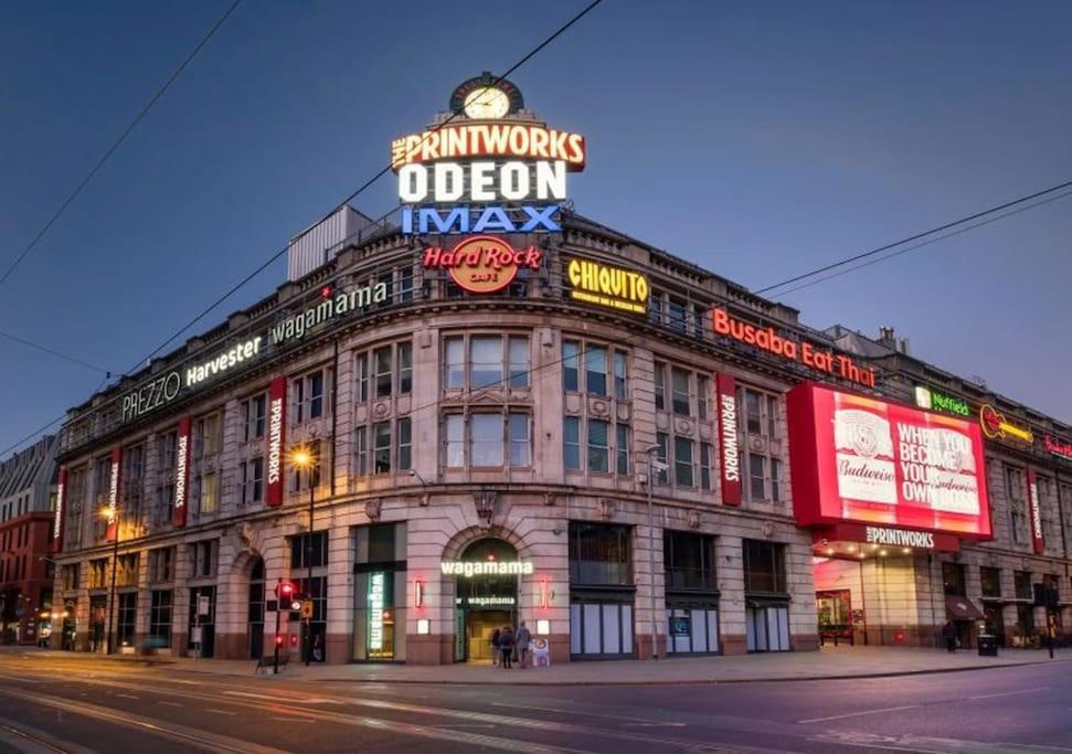 Modern Trafford 1Br Apartment-Free Parking-Cinema Room Manchester Kültér fotó