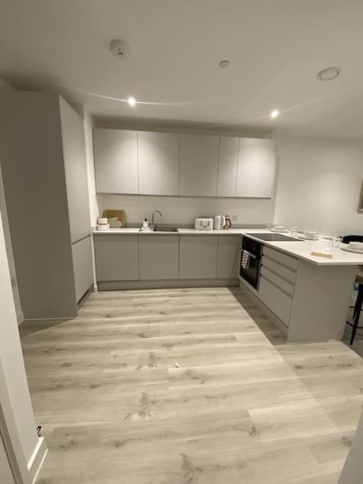 Modern Trafford 1Br Apartment-Free Parking-Cinema Room Manchester Kültér fotó
